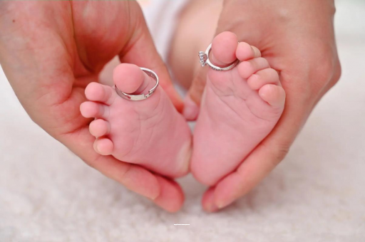 借卵生子咨询孕妇前三个月的睡姿